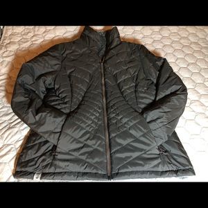 Women’s fuzzy lined reversible puffer (L)